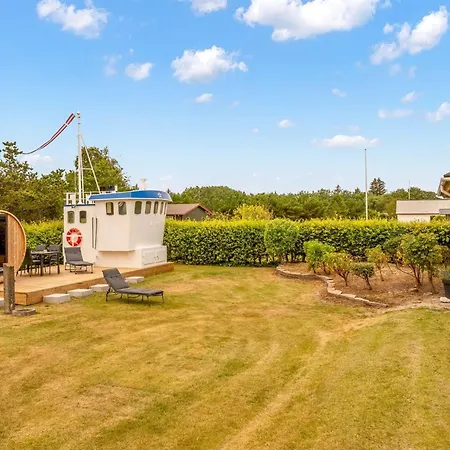 Alette - 400m From The Sea By Interhome